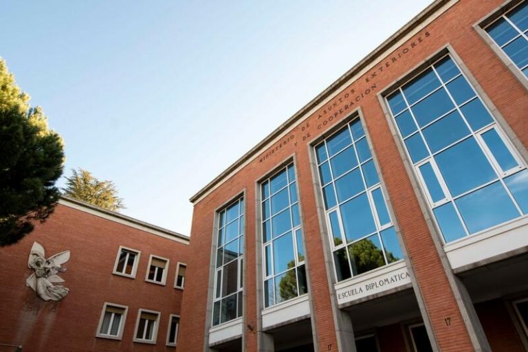 El Gobierno casi duplica el número de mujeres embajadoras desde 2020