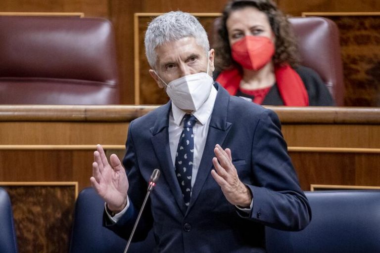 PP y Vox piden cuentas esta semana a Marlaska en el Congreso por los asaltos masivos en la frontera de Melilla