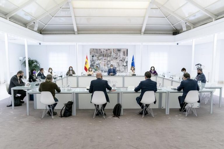 Sánchez pide a agentes sociales apoyo ante impacto de la guerra e insiste en la necesidad del pacto de rentas