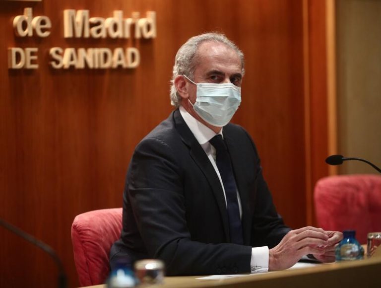 La nueva estrategia de Madrid: sin aislamientos y limitar pruebas diagnósticas y mascarilla en interior