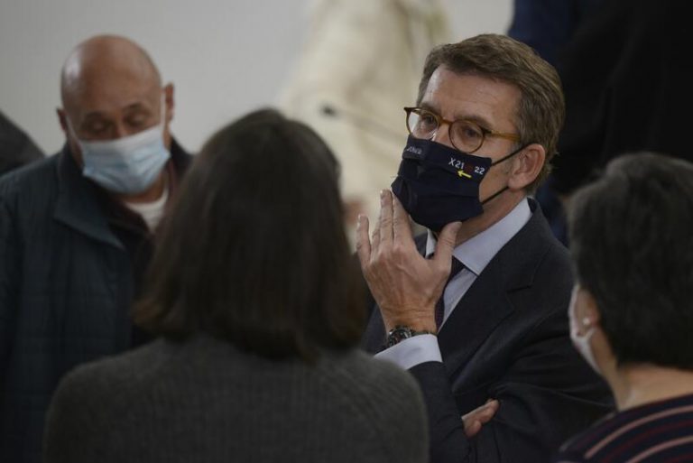 Feijóo pide a Sánchez aprobar un plan de acogida para refugiados en la Conferencia de Presidentes