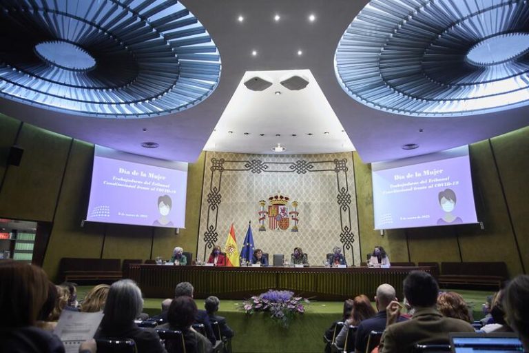 TC homenajea a sus trabajadoras esenciales de limpieza y enfermería por su papel fundamental en la pandemia