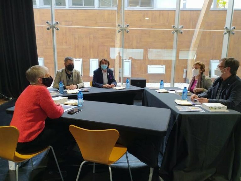 Valencia, Cataluña y Baleares piden al Gobierno que invierta por igual en todas las lenguas oficiales