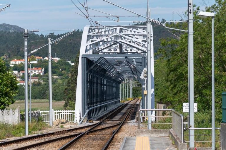 Comsa electrificará una línea ferroviaria del Algarve de Portugal por 25 millones de euros