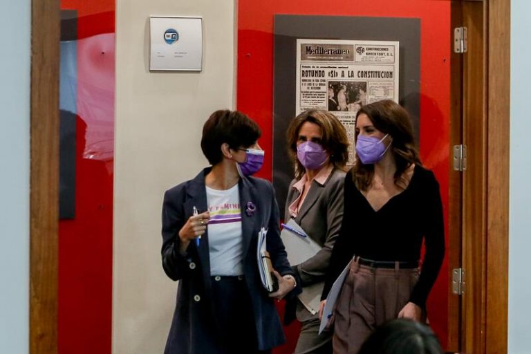 El Gobierno formaliza la retirada del recurso contra la ley gallega de salud tras el pacto con la Xunta sobre vacunación