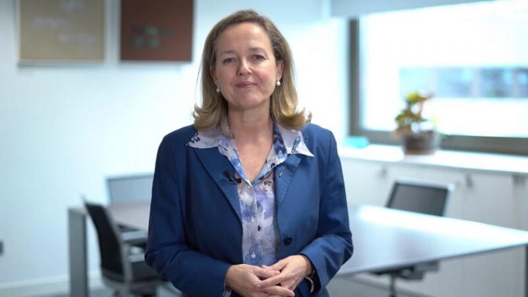 Calviño ve en el plan de Bruselas peticiones de España en energía y una apuesta por la conexión con Francia