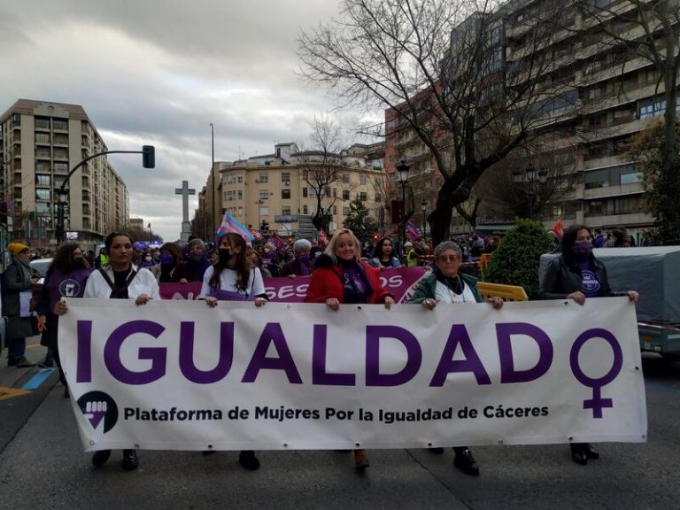 Cáceres sale a la calle para pedir 'Derechos para todas, todos los días'