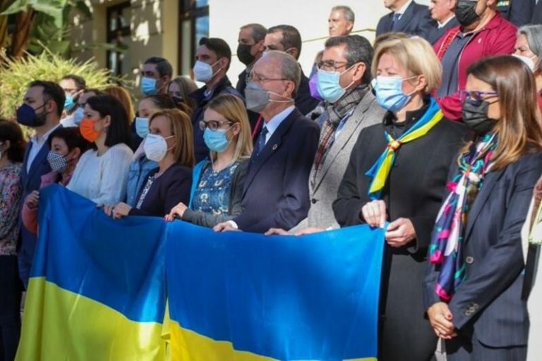 El alcalde de Málaga manda de vuelta a Rusia la Medalla Pushkin