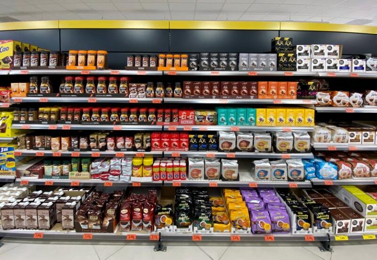 La UE no ve riesgo de desabastecimiento de alimentos pero sí de alza en los precios