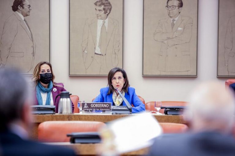 España abre la puerta al envío de más armas y aumenta su nivel de alerta en el ciberespacio