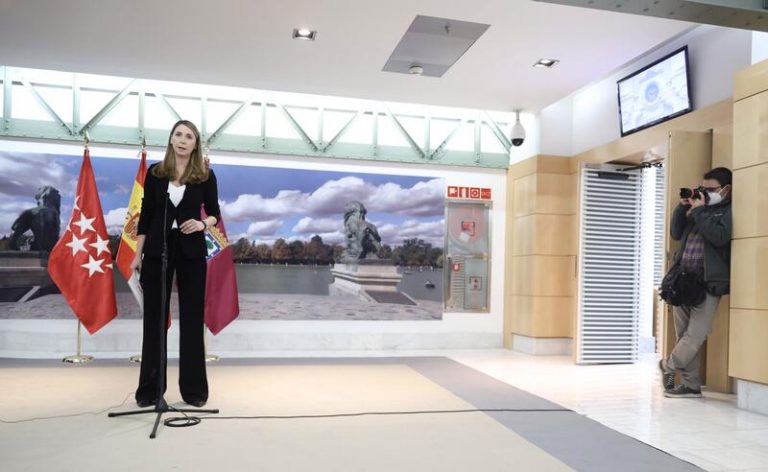 PSOE pide que comparezcan en comisión 34 personas, entre ellas Pablo Montesinos, Casado y el hermano de Ayuso