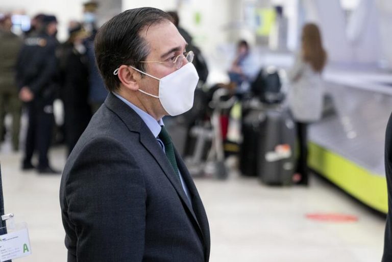 Albares confirma que España enviará más armas a Ucrania en los próximos días