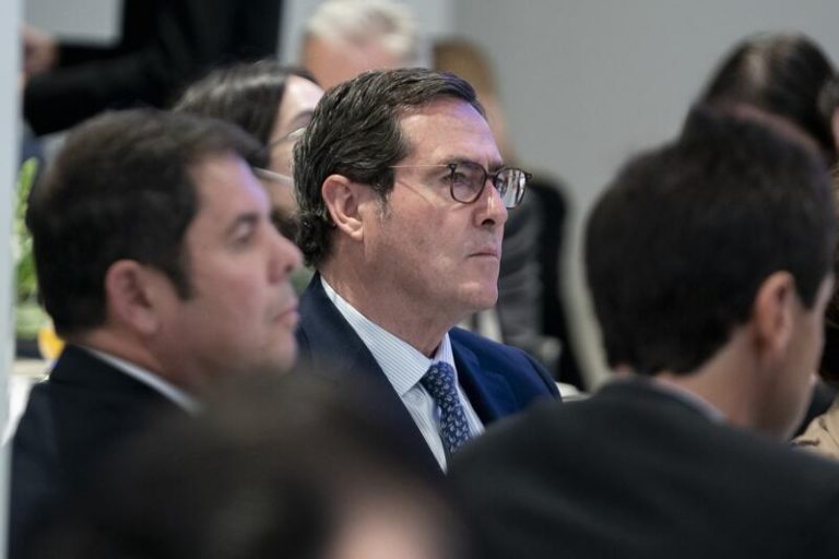 CEOE pide evitar una subida de precios y salarios ante el repunte del IPC