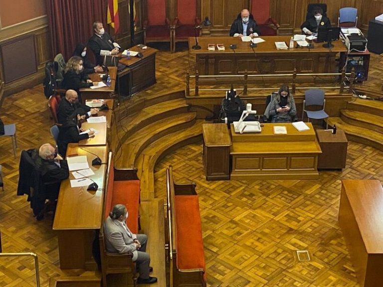 El jurado considera culpable a un hombre de dejar morir a su pareja en Viladecans