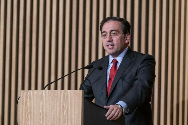 Sindicatos convocan una huelga indefinida en dependencias de Exteriores en Reino Unido