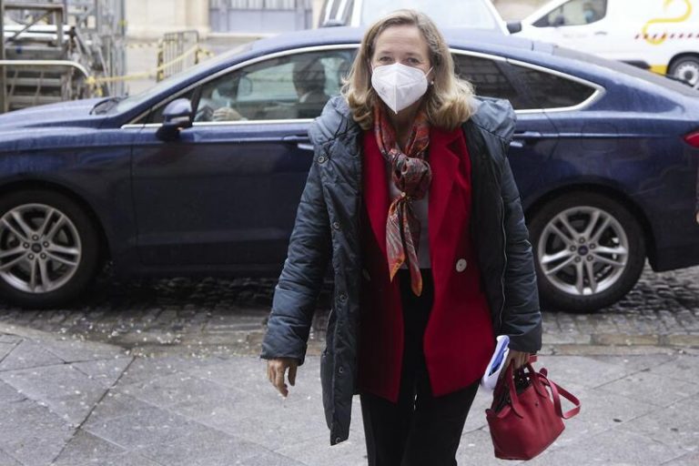 Calviño dice que España es de los países UE menos expuestos al impacto económico de la guerra en Ucrania