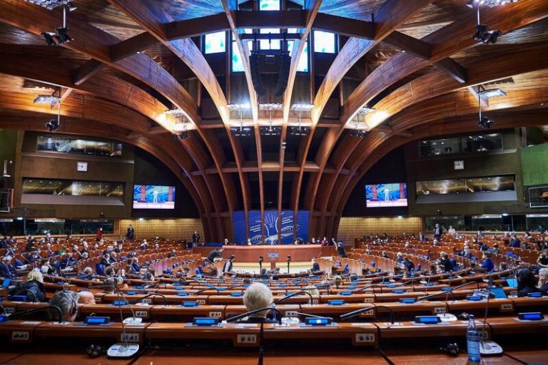 PSOE y PP respaldarán que Rusia no siga siendo miembro del Consejo de Europa