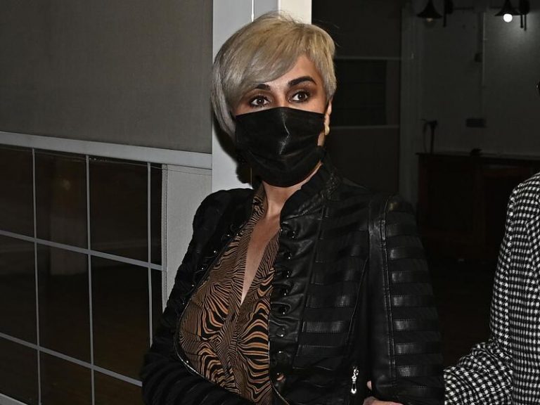 Ana María Aldón reacciona con una sonrisa a las declaraciones de Ortega Cano negando su crisis matrimonial