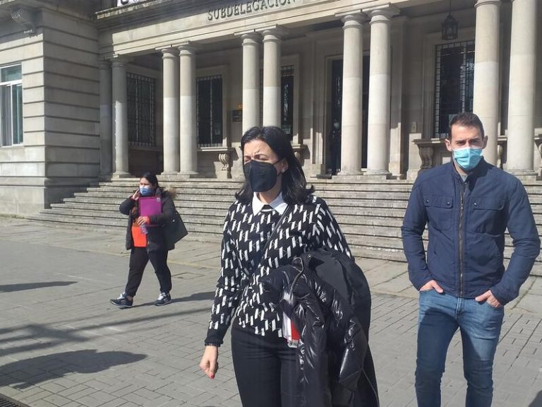 Familiares de las víctimas subrayan que la prioridad sigue siendo buscar los cuerpos tras un mes del naufragio