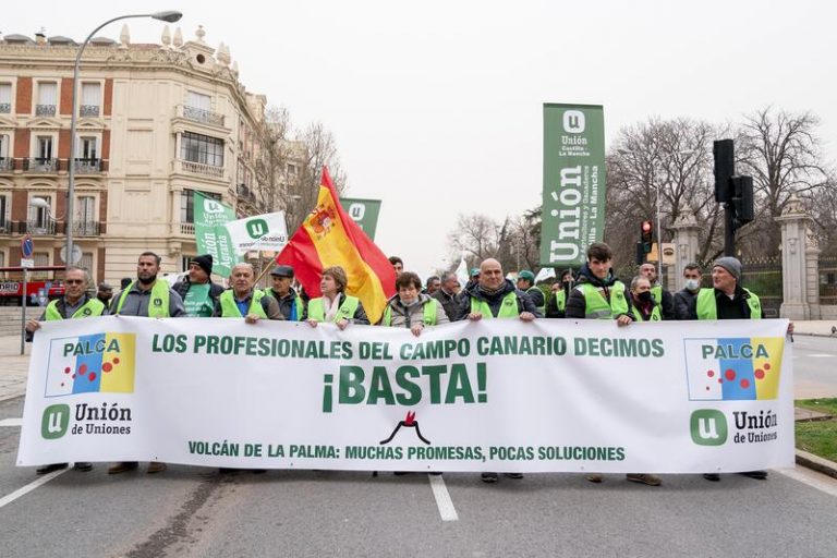 Más de 3.000 agricultores y ganaderos piden ante el Ministerio precios dignos y costes asumibles