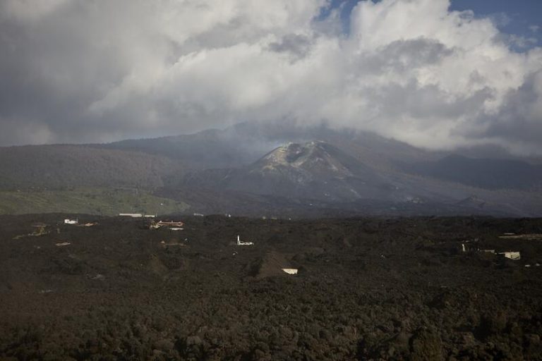 PSOE y Podemos pactan con Coalición Canaria una iniciativa en el Congreso sobre las ayudas a La Palma