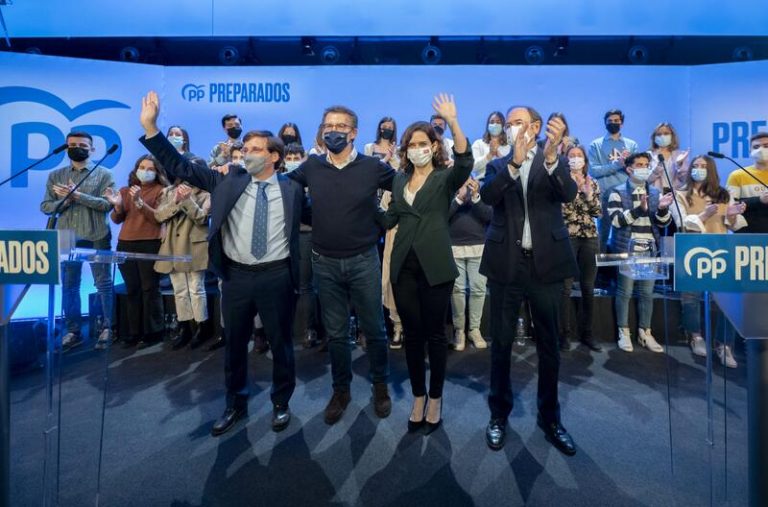 Almeida agradece a Feijóo llenar de ilusión el PP