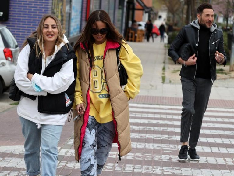 Antonio David se deja ver con Gloria Camila y Rocío Flores