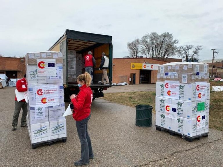 Las farmacéuticas europeas han donado más de 4,7 millones de medicamentos esenciales desde el inicio de la guerra