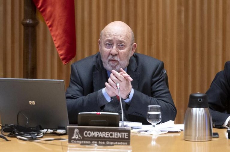 Tezanos admite que el CIS se ha equivocado al calibrar a Vox y anuncia que corregirá sus encuestas