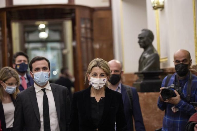 Yolanda Díaz buscará convencer sin vetos al PSOE de que hay alternativa a subir el gasto militar en los PGE