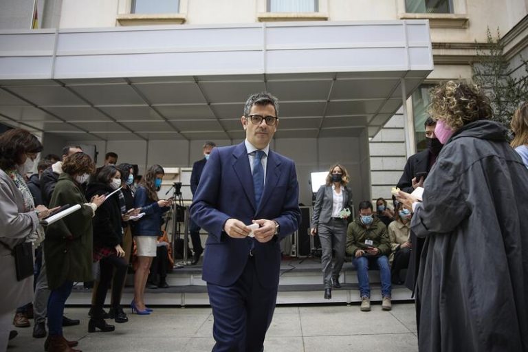 El Gobierno continúa hoy con el Mixto su ronda con los grupos del Congreso para explorar medidas frente a la crisis