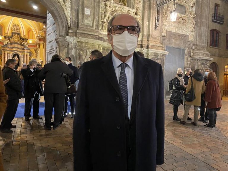 El Defensor del Pueblo critica la inacción política para solventar las dificultades sanitarias a extranjeros