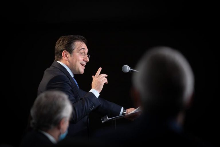 Albares da por cerrada la crisis con Marruecos y enmarca el momento en el desafío de Ucrania