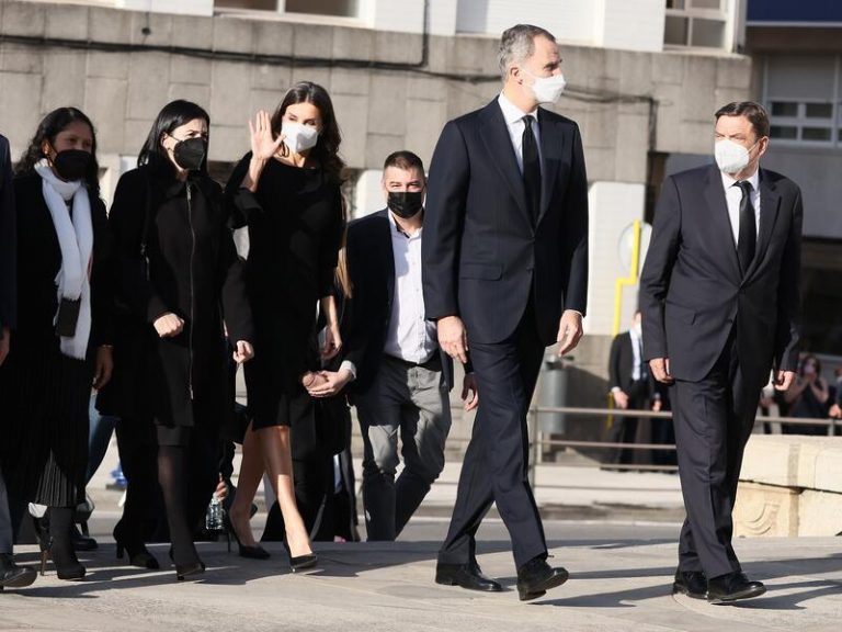 Los Reyes presiden el funeral por los marineros fallecidos en el naufragio del 'Villa Pitanxo'