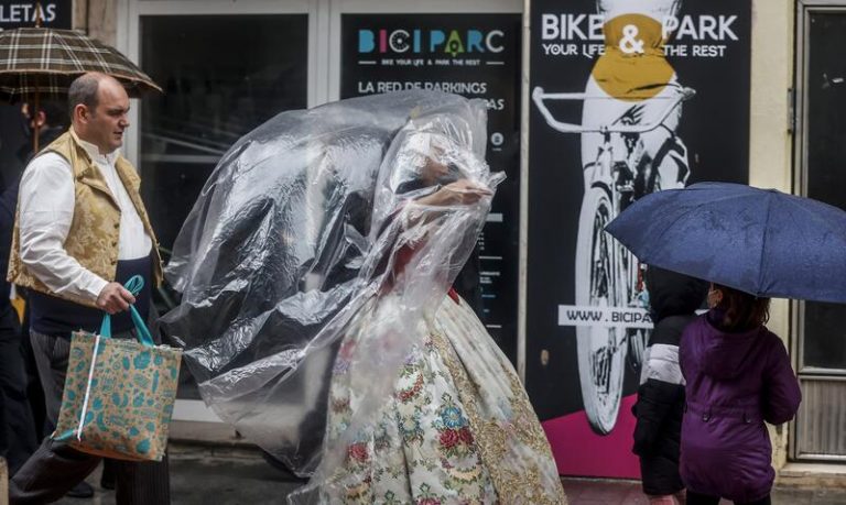 Protección Civil alerta por lluvias persistentes al este de la Península donde superarán los 100 l/m2 en 12 horas