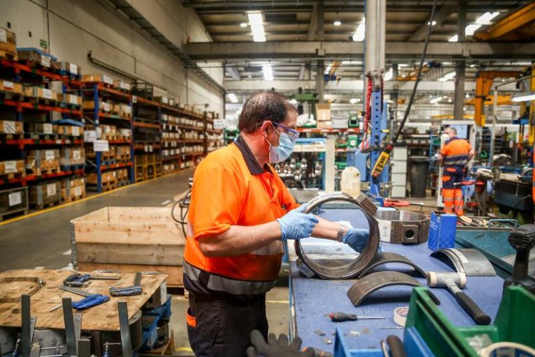 Talgo aprueba un alza retroactiva de los salarios del 5% en 2021 y del 4% en 2022