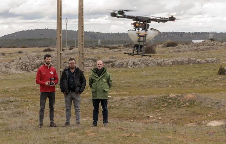 Iberdrola presenta en Zamora un dron capaz de reforestar 100 veces más rápido