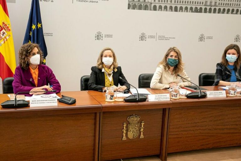 El Gobierno da 'luz verde' a una bonificación de 500 millones de euros para los transportistas