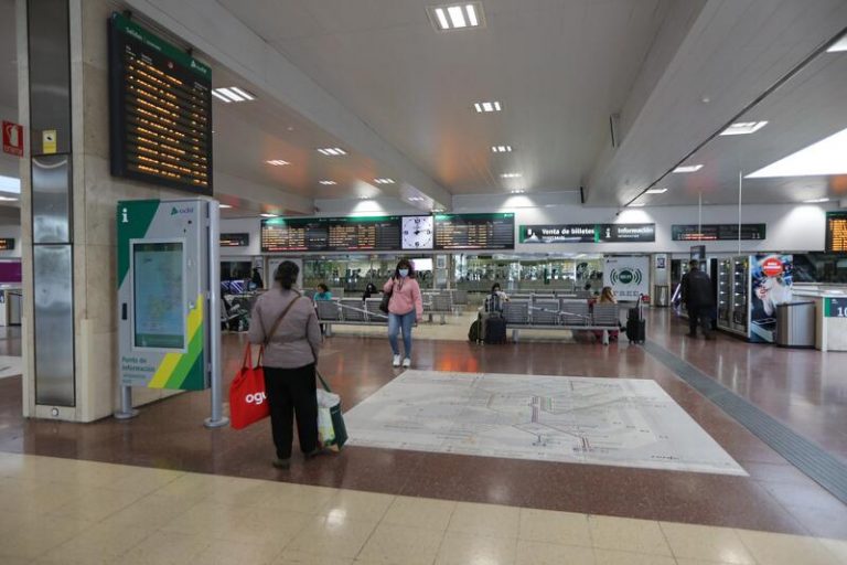 Adif sigue trabajando en la avería del sistema informático de Cercanías en Chamartín