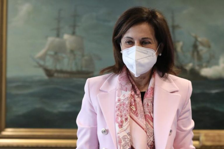 Robles asegura que la fuerza de despliegue rápido de 5.000 militares de la UE tendrá la finalidad de complementar a OTAN