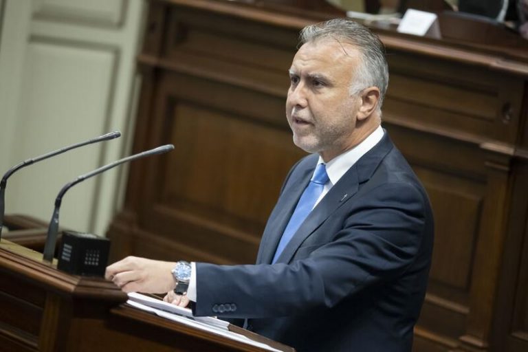 Presidente canario pide un marco legal que obligue al reparto de los menores no acompañados entre las CCAA