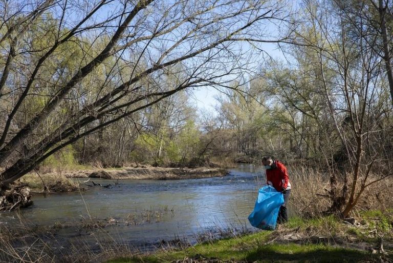 Casi 6.000 voluntarios recogen más de 54.000 residuos abandonados en ríos, lagos y embalses españoles