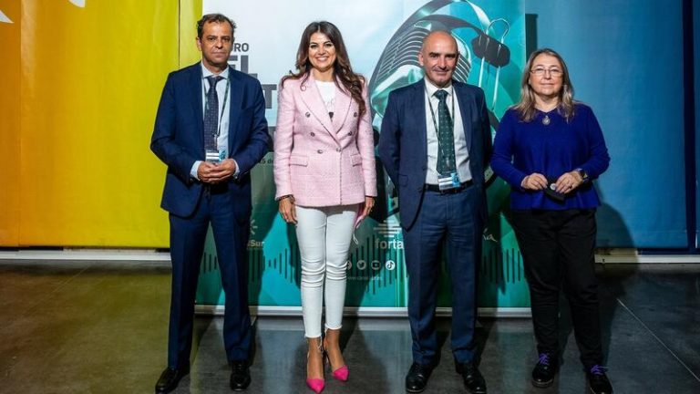 La transformación digital y las audiencias centran el debate sobre 'El futuro de la radio' de la FORTA