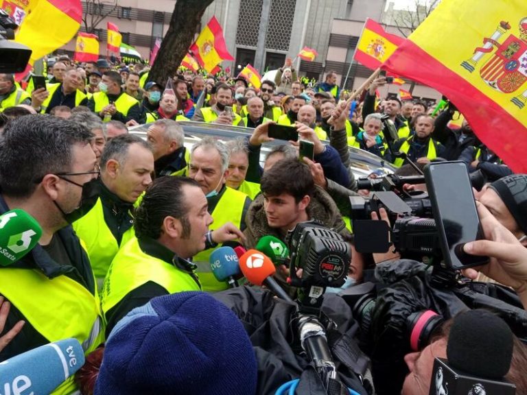 Arranca en Madrid la manifestación de transportistas convocada por la plataforma de los paros