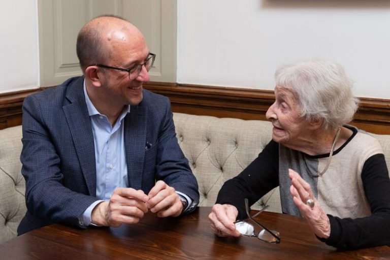 La Xunta recibe a la escritora uruguaya Ida Vitale, Premio Cervantes 2018