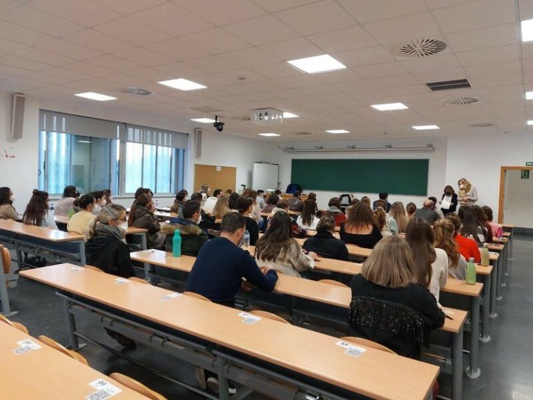 Más de 20.000 personas se examinan este domingo para lograr una plaza fija en el Servicio Andaluz de Salud