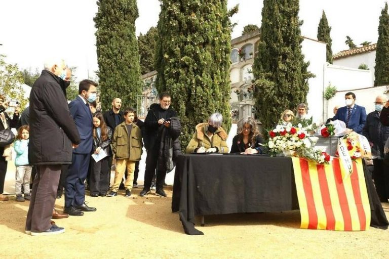 Aragonès y Ciuró entregan a los familiares los restos del soldado republicano Andreu Flores