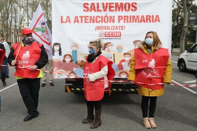 Cientos de personas alzan la voz a favor de la Atención Primaria