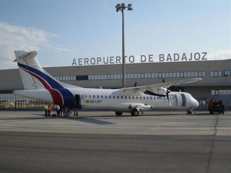 Air Nostrum oferta 4 vuelos semanales más entre Badajoz y Madrid desde este lunes