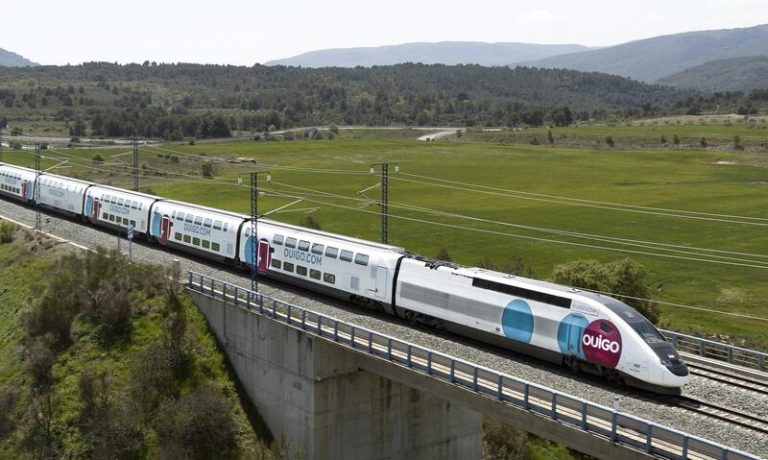 Ouigo aumenta en 12.000 plazas semanales su oferta Madrid-Barcelona al juntar dos trenes en cada trayecto